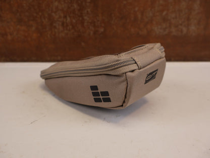 Taschen & Rucksäcke von Contec, CONTEC VIA PHONE SMARTPHONETASCHE 0.6L DESERT SAND vor USEDBIKES-OB.DE Hintergrund