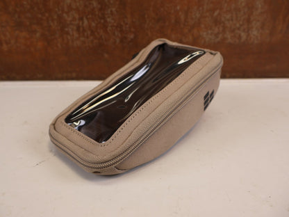 Taschen & Rucksäcke von Contec, CONTEC VIA PHONE SMARTPHONETASCHE 0.6L DESERT SAND vor USEDBIKES-OB.DE Hintergrund