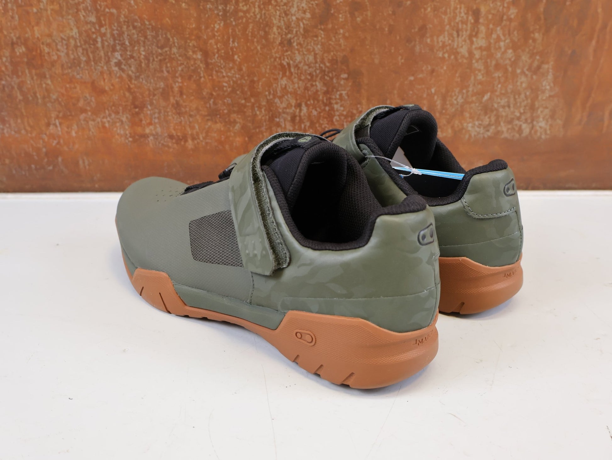 MTB-Herrenschuhe von Crankbrothers, CRANKBROTHERS MALLET E SPEEDLACE CAMO MTB SCHUHE / 44.5 vor USEDBIKES-OB.DE Hintergrund