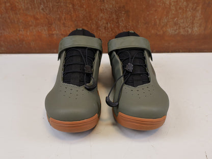 MTB-Herrenschuhe von Crankbrothers, CRANKBROTHERS MALLET E SPEEDLACE CAMO MTB SCHUHE / 44.5 vor USEDBIKES-OB.DE Hintergrund