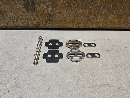 Zubehör von Time, CRANKBROTHERS PEDALPLATTEN STANDART RELEASE KIT 15 / 0 GRAD vor USEDBIKES - OB.DE Hintergrund