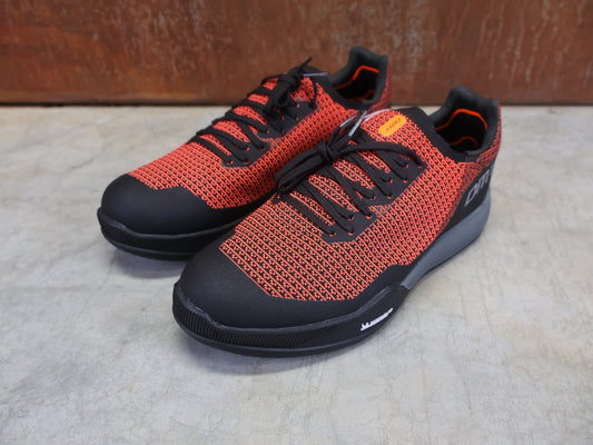 MTB - Herrenschuhe von Dmt, DMT FK10 MOUNTAINBIKESCHUH / KORAL / SCHWARZ / UNISEX vor USEDBIKES - OB.DE Hintergrund