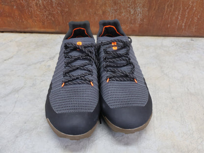 MTB - Herrenschuhe von Dmt, DMT GK1 GRAVEL MOUNTAINBIKESCHUH / SCHWARZ / ANTHRAZIT / UNISEX vor USEDBIKES - OB.DE Hintergrund