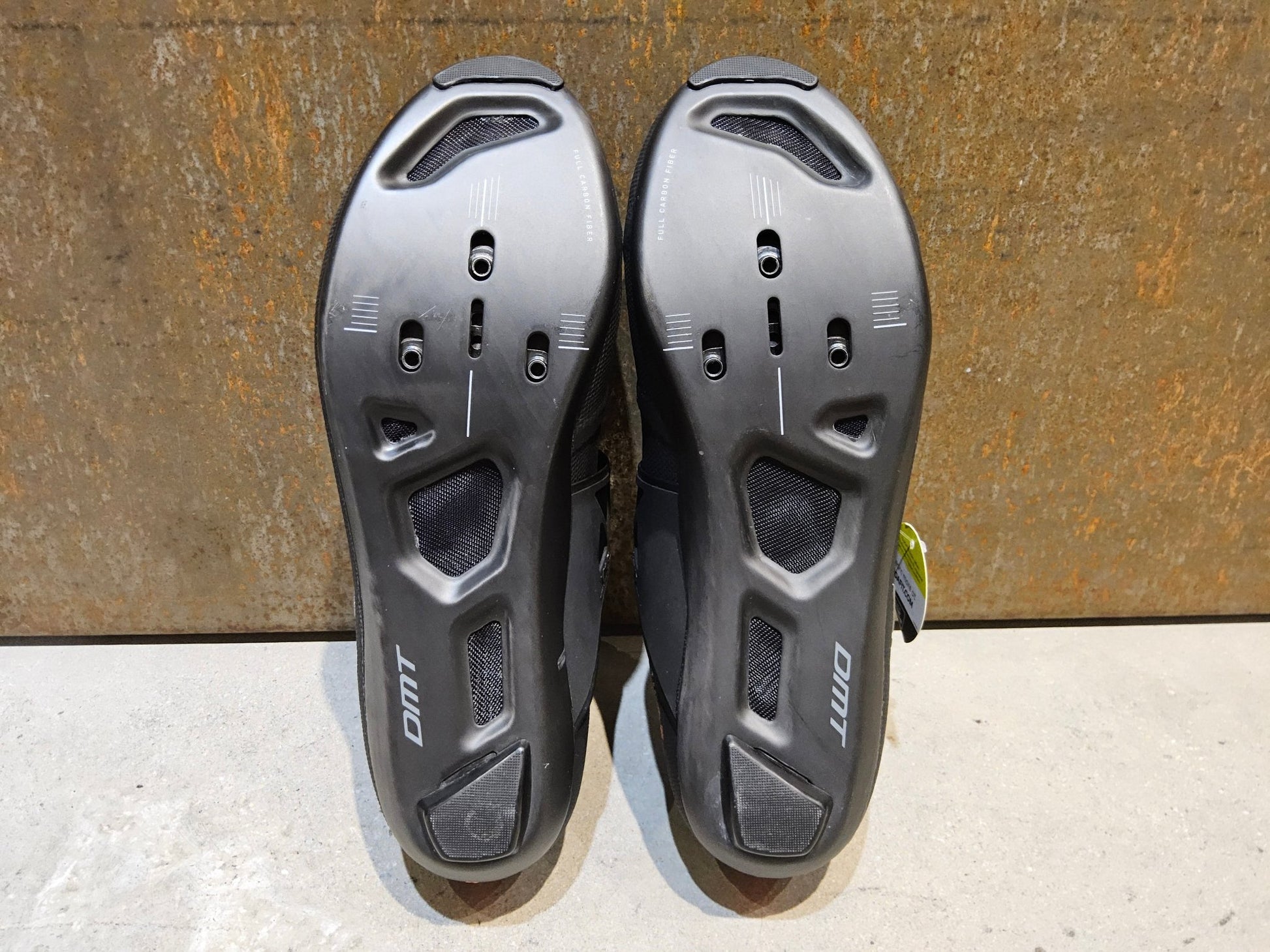RR - Herrenschuhe von Dmt, DMT KR0 EVO RENNRADSCHUH / SCHWARZ / ANTHRAZIT / UNISEX / 42 vor USEDBIKES - OB.DE Hintergrund