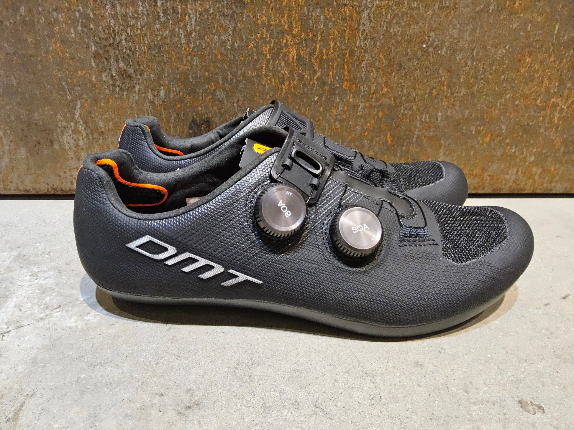 RR - Herrenschuhe von Dmt, DMT KR0 EVO RENNRADSCHUH / SCHWARZ / ANTHRAZIT / UNISEX / 42 vor USEDBIKES - OB.DE Hintergrund