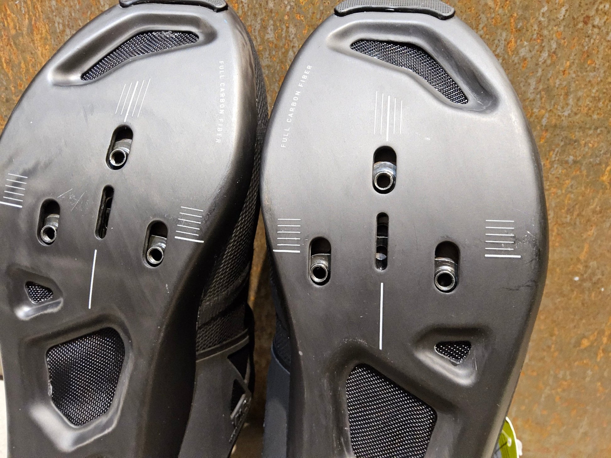 RR - Herrenschuhe von Dmt, DMT KR0 EVO RENNRADSCHUH / SCHWARZ / ANTHRAZIT / UNISEX / 42 vor USEDBIKES - OB.DE Hintergrund