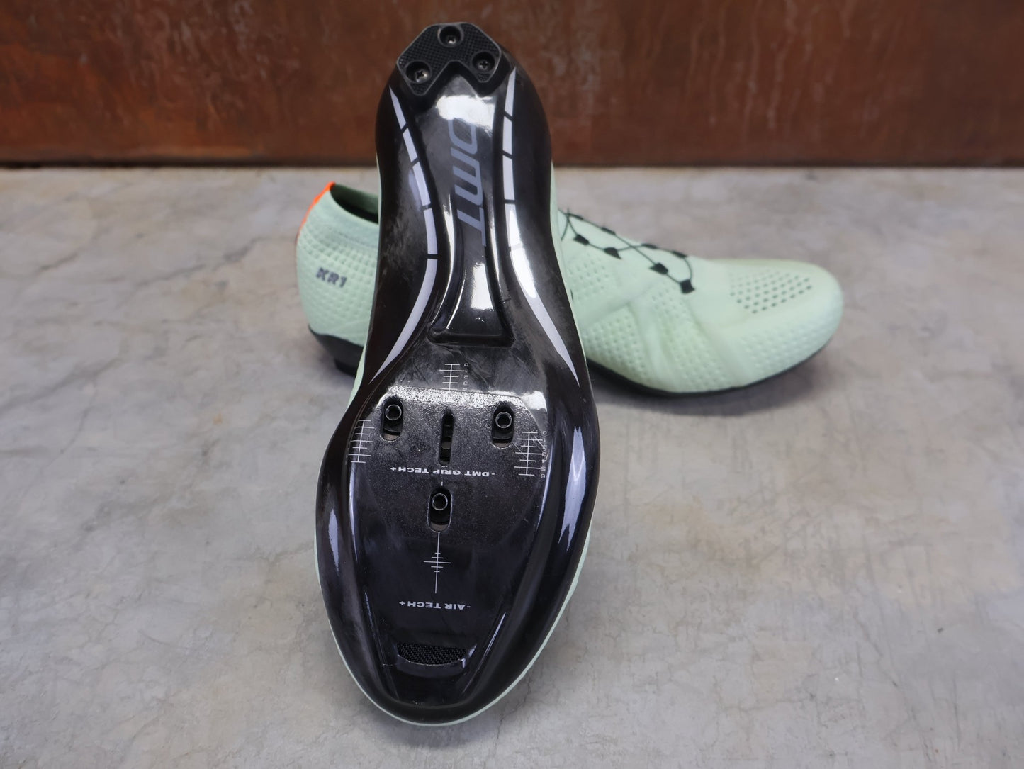 RR - Herrenschuhe von Dmt, DMT KR1 RENNRADSCHUH / KILKY / MINT / UNISEX / 42 vor USEDBIKES - OB.DE Hintergrund