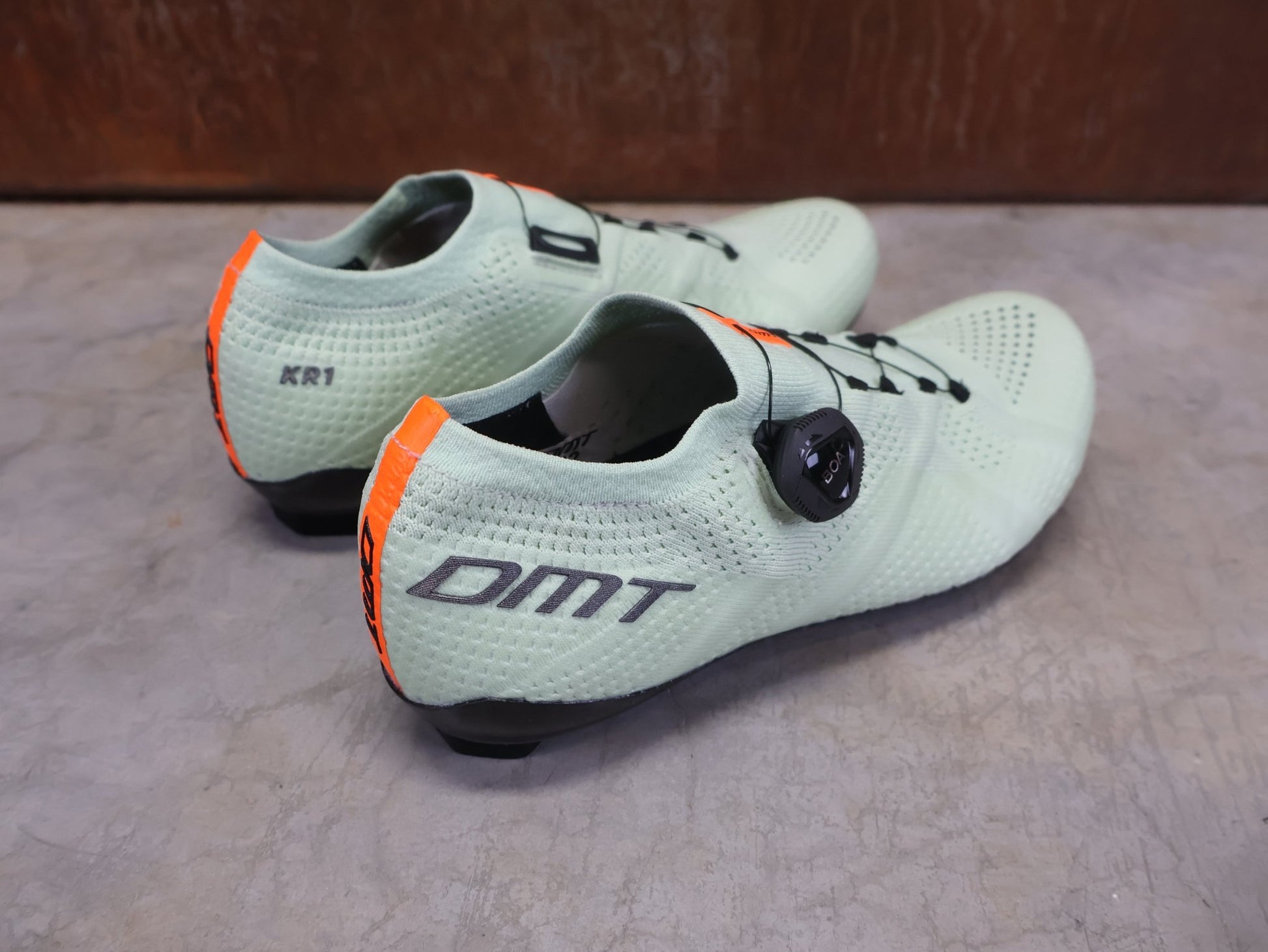 RR - Herrenschuhe von Dmt, DMT KR1 RENNRADSCHUH / KILKY / MINT / UNISEX / 42 vor USEDBIKES - OB.DE Hintergrund