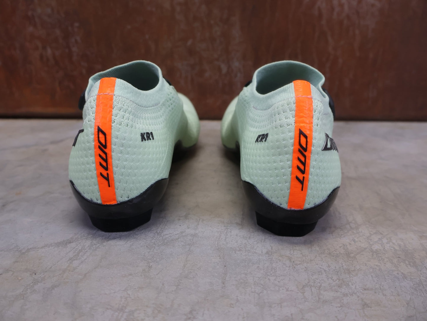 RR - Herrenschuhe von Dmt, DMT KR1 RENNRADSCHUH / KILKY / MINT / UNISEX / 42 vor USEDBIKES - OB.DE Hintergrund