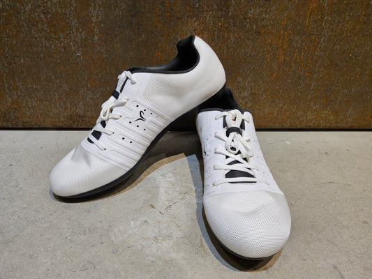 RR - Herrenschuhe von Dmt, DMT KR4 PJ RENNRADSCHUH / WEIß / UNISEX / 42 vor USEDBIKES - OB.DE Hintergrund