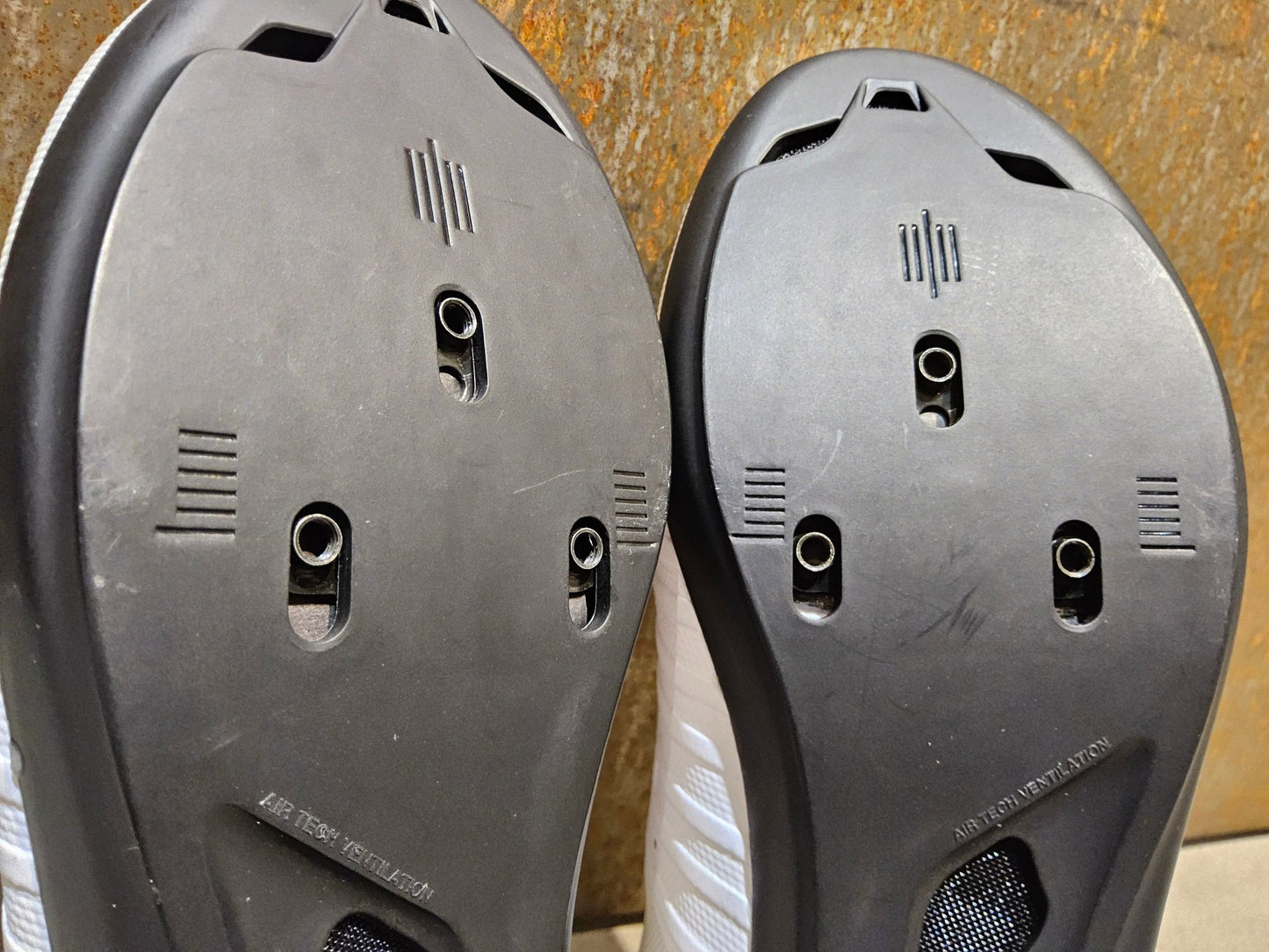 RR - Herrenschuhe von Dmt, DMT KR4 PJ RENNRADSCHUH / WEIß / UNISEX / 42 vor USEDBIKES - OB.DE Hintergrund