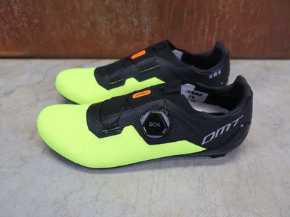 RR - Herrenschuhe von Dmt, DMT KR4 RENNRADSCHUH / SCHWARZ / GELB REFLEX / UNISEX / 39 vor USEDBIKES - OB.DE Hintergrund