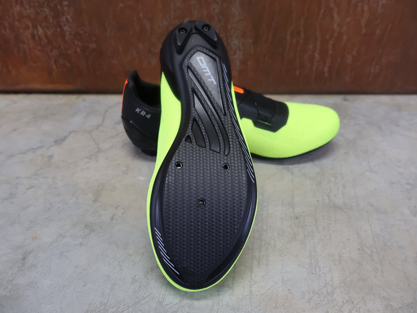 RR - Herrenschuhe von Dmt, DMT KR4 RENNRADSCHUH / SCHWARZ / GELB REFLEX / UNISEX / 39 vor USEDBIKES - OB.DE Hintergrund