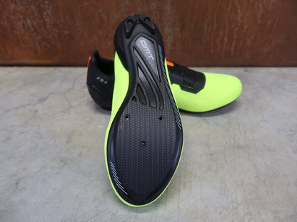 RR - Herrenschuhe von Dmt, DMT KR4 RENNRADSCHUH / SCHWARZ / GELB REFLEX / UNISEX / 39 vor USEDBIKES - OB.DE Hintergrund