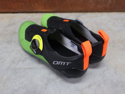 RR - Herrenschuhe von Dmt, DMT KT4 TRIATHLON FAHRRADSCHUH / SCHWARZ / GELB REFLEX / UNISEX vor USEDBIKES - OB.DE Hintergrund