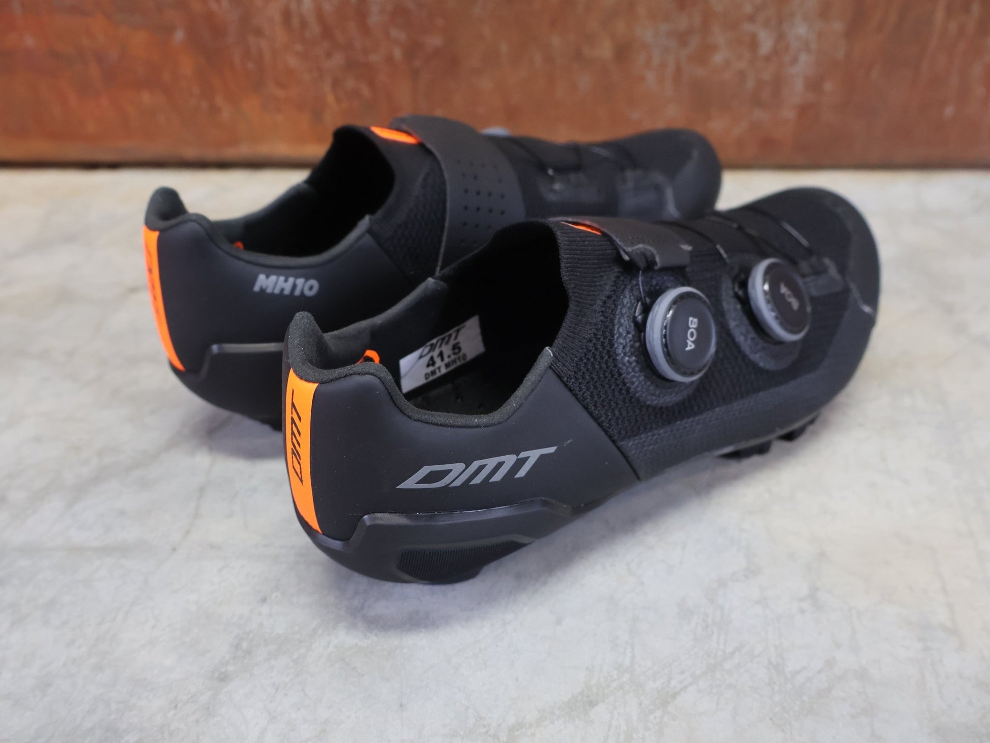 MTB - Herrenschuhe von Dmt, DMT MH10 MOUNTAINBIKESCHUH / SCHWARZ / SCHWARZ / UNISEX / 41.5 vor USEDBIKES - OB.DE Hintergrund
