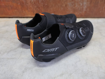 MTB - Herrenschuhe von Dmt, DMT MH10 MOUNTAINBIKESCHUH / SCHWARZ / SCHWARZ / UNISEX / 41.5 vor USEDBIKES - OB.DE Hintergrund