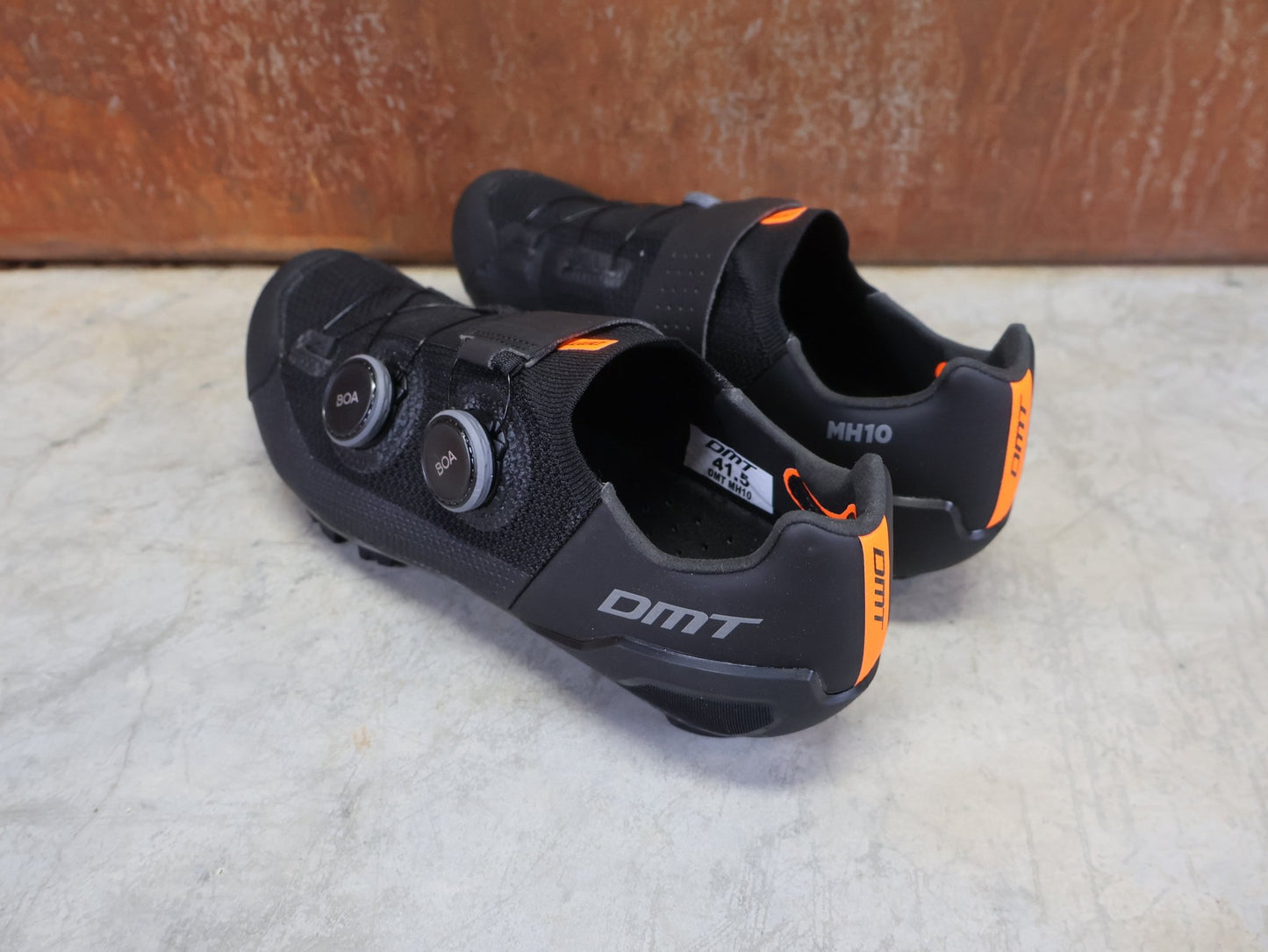 MTB - Herrenschuhe von Dmt, DMT MH10 MOUNTAINBIKESCHUH / SCHWARZ / SCHWARZ / UNISEX / 41.5 vor USEDBIKES - OB.DE Hintergrund