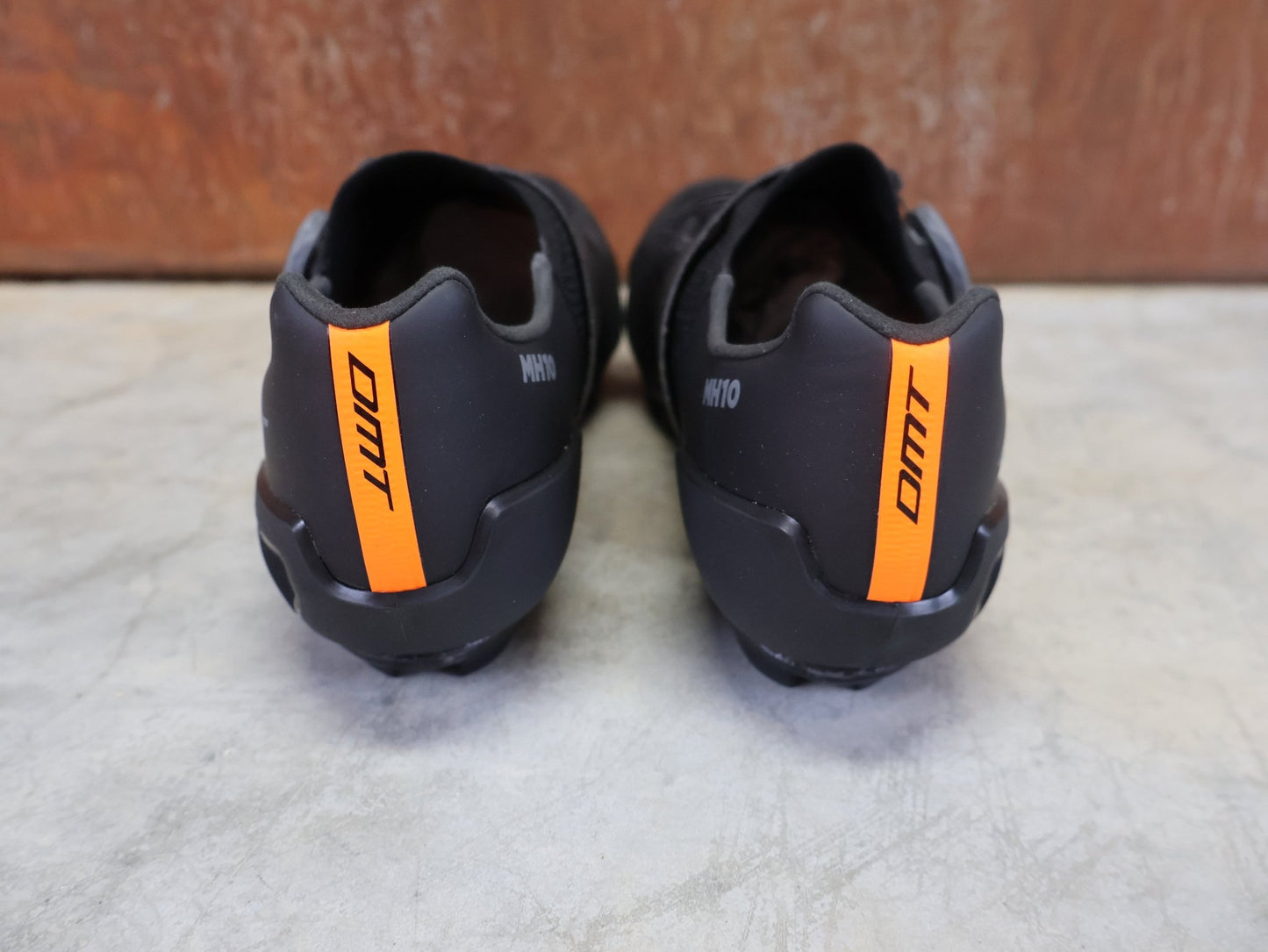 MTB - Herrenschuhe von Dmt, DMT MH10 MOUNTAINBIKESCHUH / SCHWARZ / SCHWARZ / UNISEX / 41.5 vor USEDBIKES - OB.DE Hintergrund