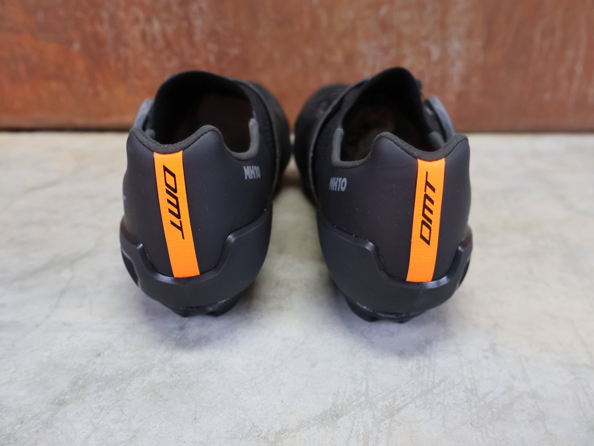 MTB - Herrenschuhe von Dmt, DMT MH10 MOUNTAINBIKESCHUH / SCHWARZ / SCHWARZ / UNISEX / 41.5 vor USEDBIKES - OB.DE Hintergrund