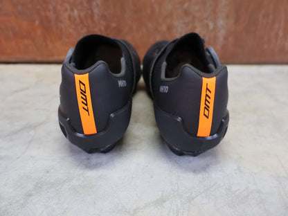 MTB - Herrenschuhe von Dmt, DMT MH10 MOUNTAINBIKESCHUH / SCHWARZ / SCHWARZ / UNISEX / 41.5 vor USEDBIKES - OB.DE Hintergrund
