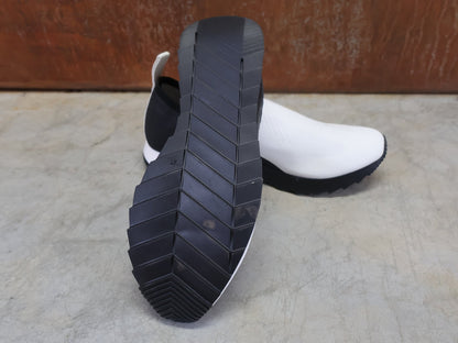 Freizeit - Herrenschuh von Dmt, DMT PODIO SCHUH / WEIß / SCHWARZ / UNISEX vor USEDBIKES - OB.DE Hintergrund