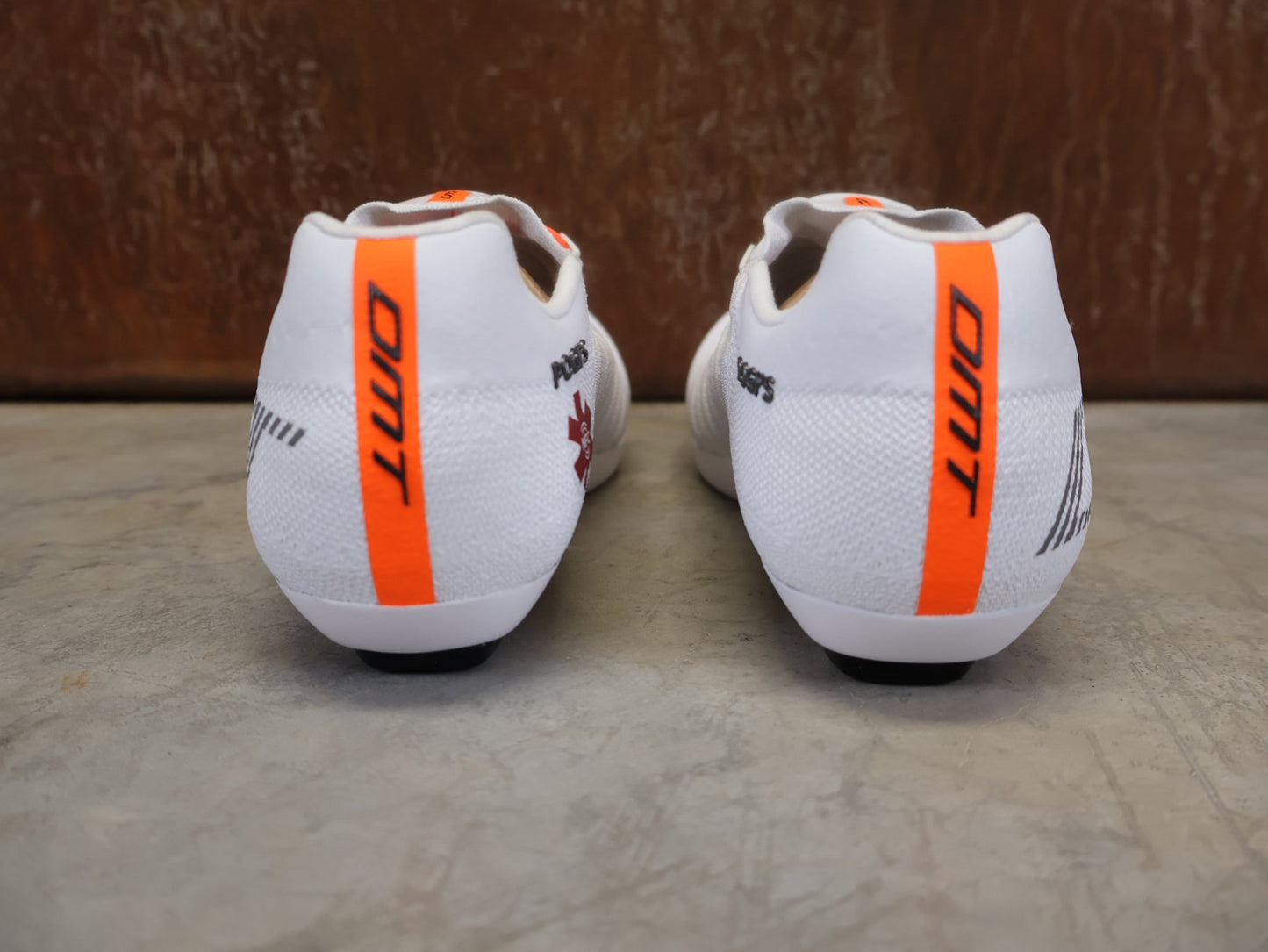 RR - Herrenschuhe von Dmt, DMT POGIS 25 RENNRADSCHUH / WEIß / UNISEX / 37.5 vor USEDBIKES - OB.DE Hintergrund