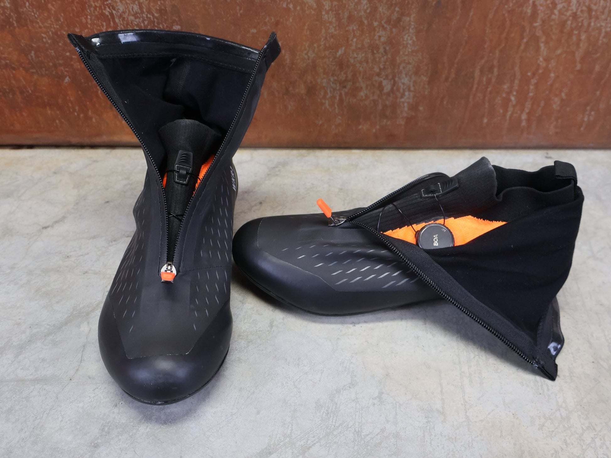 RR - Herrenschuhe von Dmt, DMT WKR1 WINTER RENNRADSCHUH / SCHWARZ / ORANGE / UNISEX / 40 vor USEDBIKES - OB.DE Hintergrund