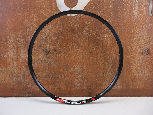 Zubehör von Dt Swiss, DT SWISS 545 D / DISC FELGE 26 ZOLL 32 LOCH SCHWARZ / E-BIKE & TREKKING vor USEDBIKES-OB.DE Hintergrund