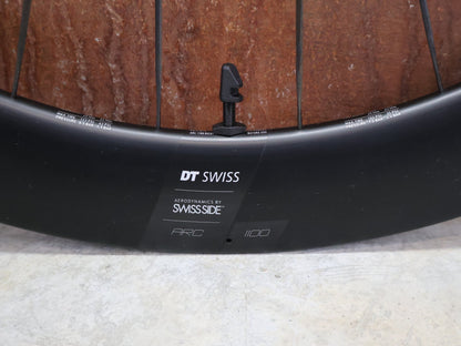 Laufrad/Laufradsatz von Dt Swiss, DT SWISS ARC 1000 62MM LAUFRADSATZ DISC vor USEDBIKES - OB.DE Hintergrund