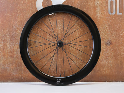 Laufrad/Laufradsatz von Dt Swiss, DT SWISS ARC 1100 DICUT CARBON 62 DISC LAUFRADSATZ / SRAM XDR vor USEDBIKES-OB.DE Hintergrund