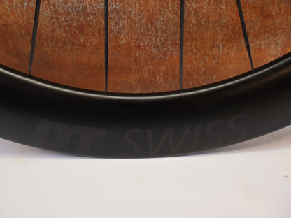 Laufrad/Laufradsatz von Dt Swiss, DT SWISS ARC 1100 DICUT CARBON 62 DISC LAUFRADSATZ XDR vor USEDBIKES-OB.DE Hintergrund