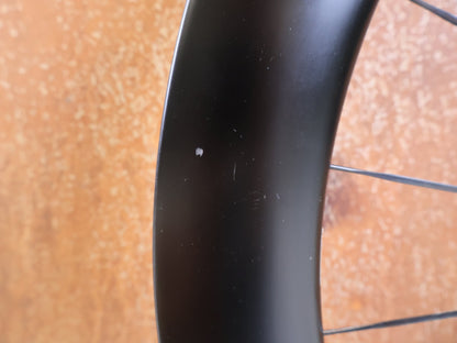 Laufrad/Laufradsatz von Dt Swiss, DT SWISS ARC 1100 DICUT CARBON 62 DISC LAUFRADSATZ XDR vor USEDBIKES-OB.DE Hintergrund