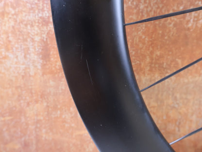 Laufrad/Laufradsatz von Dt Swiss, DT SWISS ARC 1100 DICUT CARBON 62 DISC LAUFRADSATZ XDR vor USEDBIKES-OB.DE Hintergrund