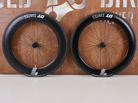 Laufrad/Laufradsatz von Dt Swiss, DT SWISS ARC 1400 DICUT® DB 62 / 80 LAUFRADSATZ – CARBON / DISC / SRAM XDR vor USEDBIKES - OB.DE Hintergrund
