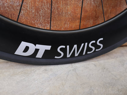 Laufrad/Laufradsatz von Dt Swiss, DT SWISS ARC 1400 DICUT® DB 65 / 80 LAUFRADSATZ – CARBON / DISC / SHIMANO ROAD vor USEDBIKES - OB.DE Hintergrund