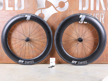 Laufrad/Laufradsatz von Dt Swiss, DT SWISS ARC 1400 DICUT® DB 65 / 80 LAUFRADSATZ – CARBON / DISC / SRAM XDR vor USEDBIKES - OB.DE Hintergrund