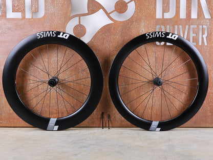 Laufrad/Laufradsatz von Dt Swiss, DT SWISS ARC 1400 DICUT® DB 65 / 80 LAUFRADSATZ – CARBON / DISC / SRAM XDR vor USEDBIKES - OB.DE Hintergrund