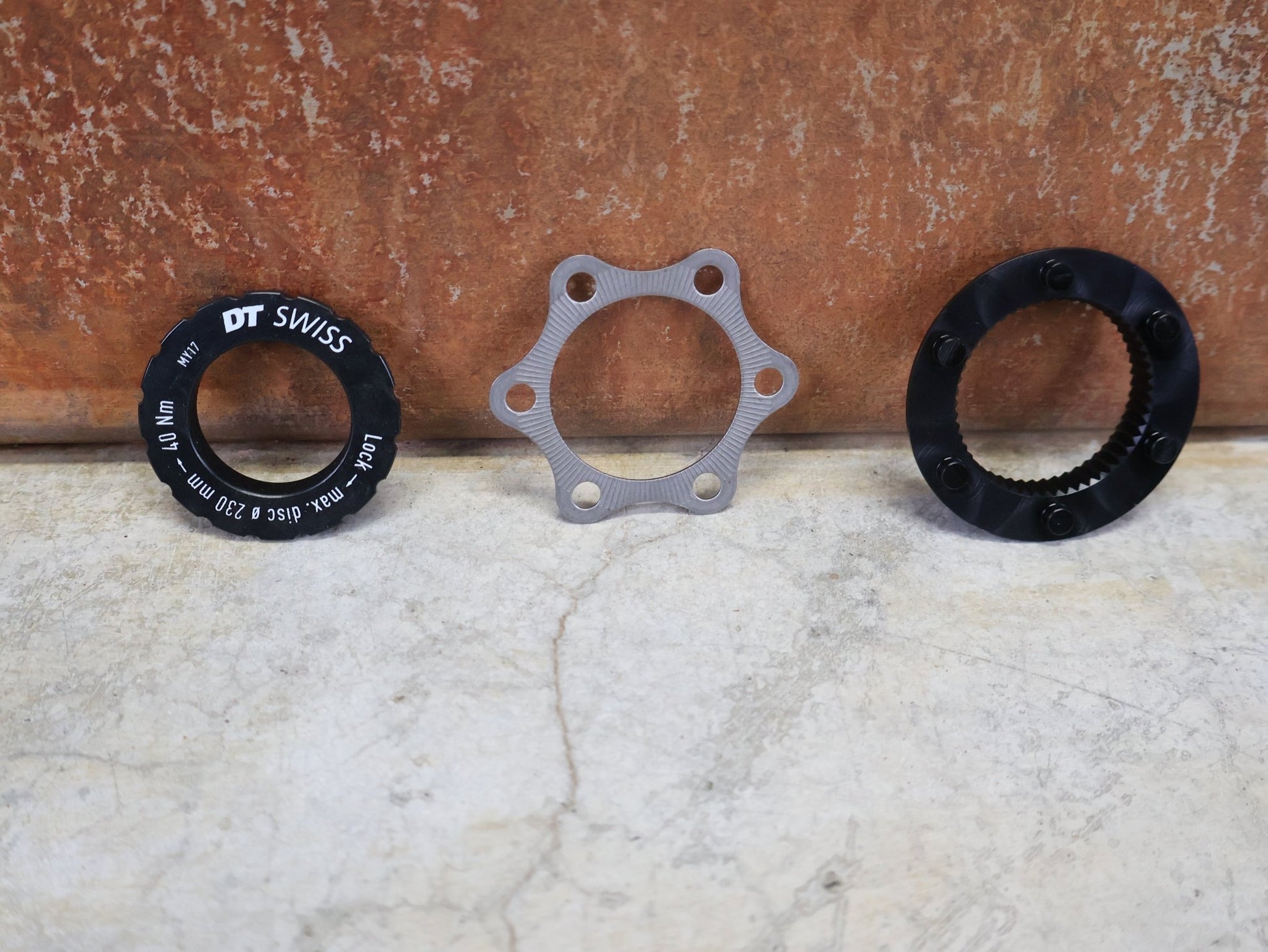 Zubehör von Dt Swiss, DT SWISS CENTER LOCK ADAPTER DISC MAX. 230MM vor USEDBIKES - OB.DE Hintergrund