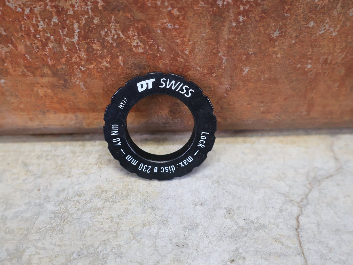 Zubehör von Dt Swiss, DT SWISS CENTER LOCK ADAPTER DISC MAX. 230MM vor USEDBIKES - OB.DE Hintergrund