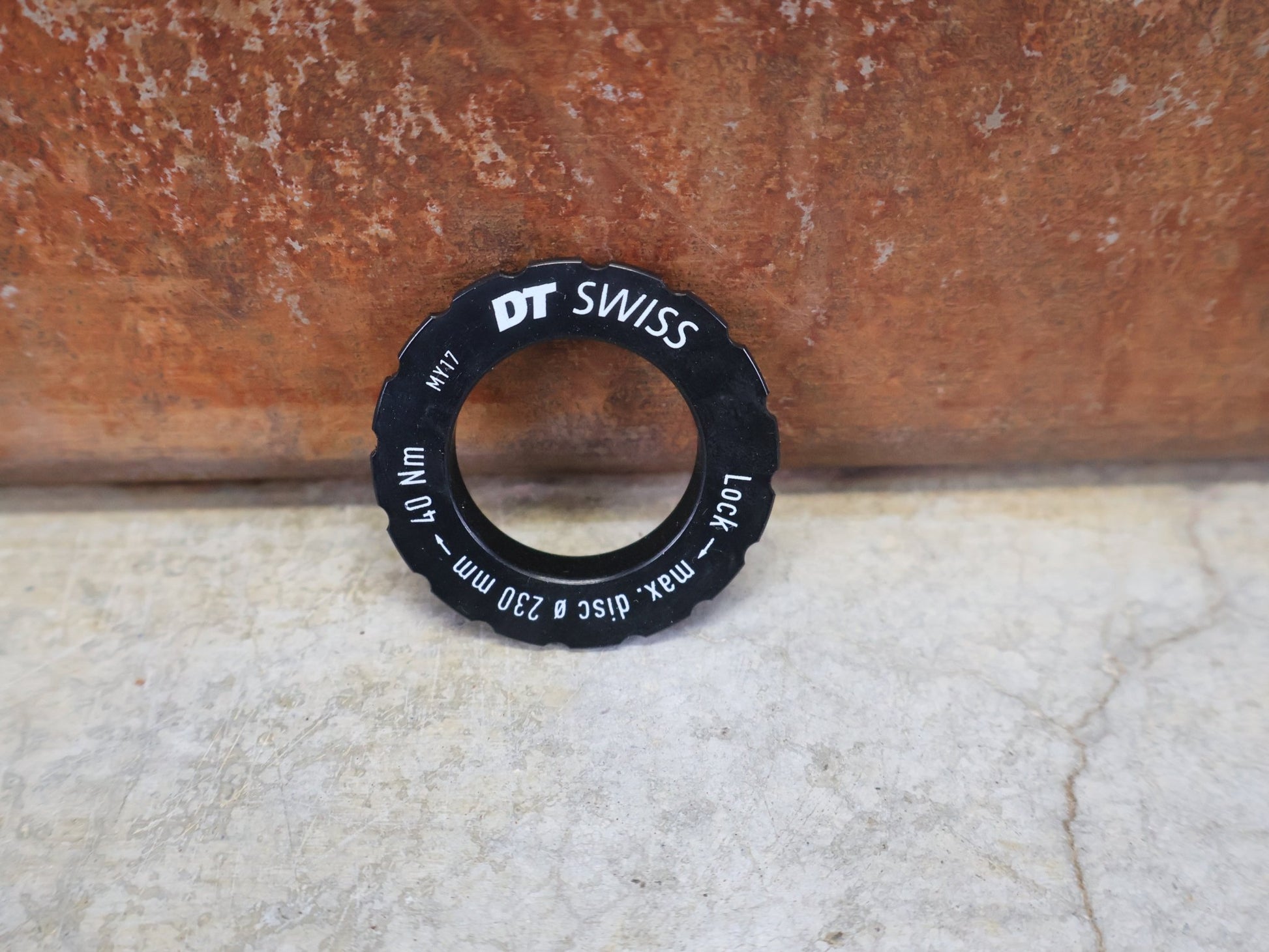 Zubehör von Dt Swiss, DT SWISS CENTER LOCK ADAPTER DISC MAX. 230MM vor USEDBIKES - OB.DE Hintergrund