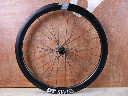 Laufrad/Laufradsatz von Dt Swiss, DT SWISS ERC 1600 DB 45 LAUFRADSATZ – CARBON / DISC / SRAM XDR vor USEDBIKES - OB.DE Hintergrund