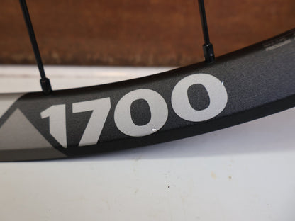Laufrad/Laufradsatz von Dt Swiss, DT SWISS XM 1700 SPLINE 30 29 BOOST LAUFRADSATZ XD vor USEDBIKES-OB.DE Hintergrund