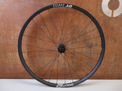 Laufrad/Laufradsatz von Dt Swiss, DT SWISS XM 1700 SPLINE 30 29 BOOST LAUFRADSATZ XD vor USEDBIKES-OB.DE Hintergrund