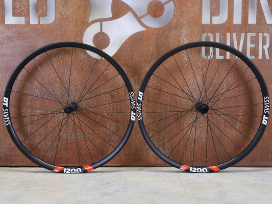 Laufrad/Laufradsatz von Dt Swiss, DT SWISS XRC 1200 SPLINE® TEAM EDITION 25MM LAUFRADSATZ 29 ZOLL vor USEDBIKES - OB.DE Hintergrund