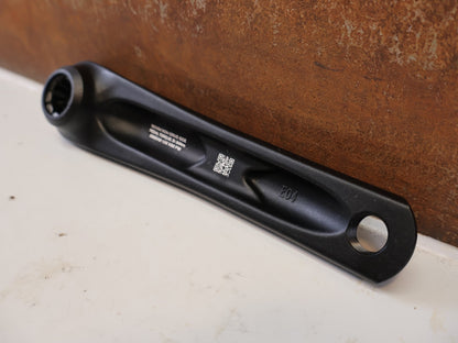 Kurbel von E*thirteen, E THIRTEEN E SPEC PLUS KURBELARME ISIS E BIKE 160 MM vor USEDBIKES-OB.DE Hintergrund