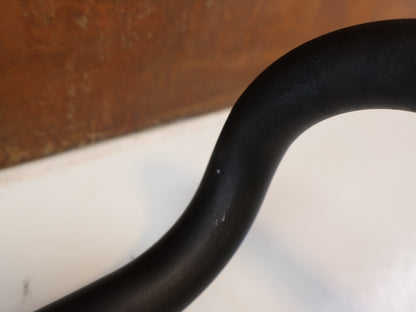 Lenker von Easton Cycling, EASTON EA70 AX GRAVEL LENKER / 440 MM / 16° FLARE / 31.8 MM / DI2 / SCHWARZ vor USEDBIKES-OB.DE Hintergrund