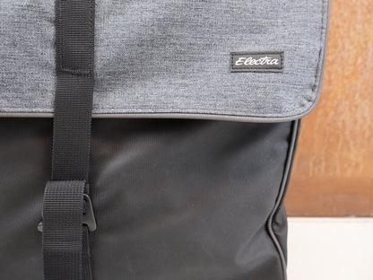 Taschen & Rucksäcke von Electra, ELECTRA HEATHER CHARCOAL MIK / GEPÄCKTRÄGER PACKTASCHE / SCHWARZ / 5290662 vor USEDBIKES-OB.DE Hintergrund
