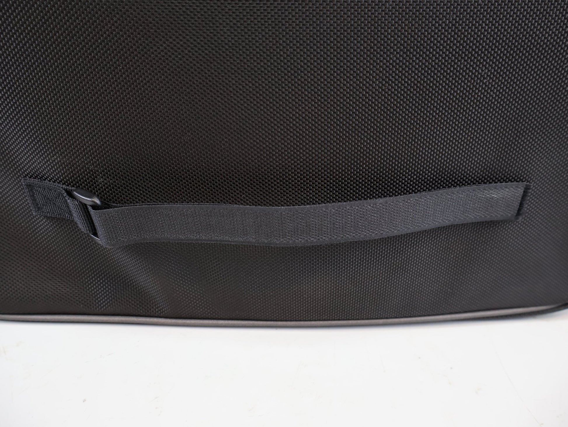Taschen & Rucksäcke von Electra, ELECTRA HEATHER CHARCOAL MIK / GEPÄCKTRÄGER PACKTASCHE / SCHWARZ / 5290662 vor USEDBIKES-OB.DE Hintergrund