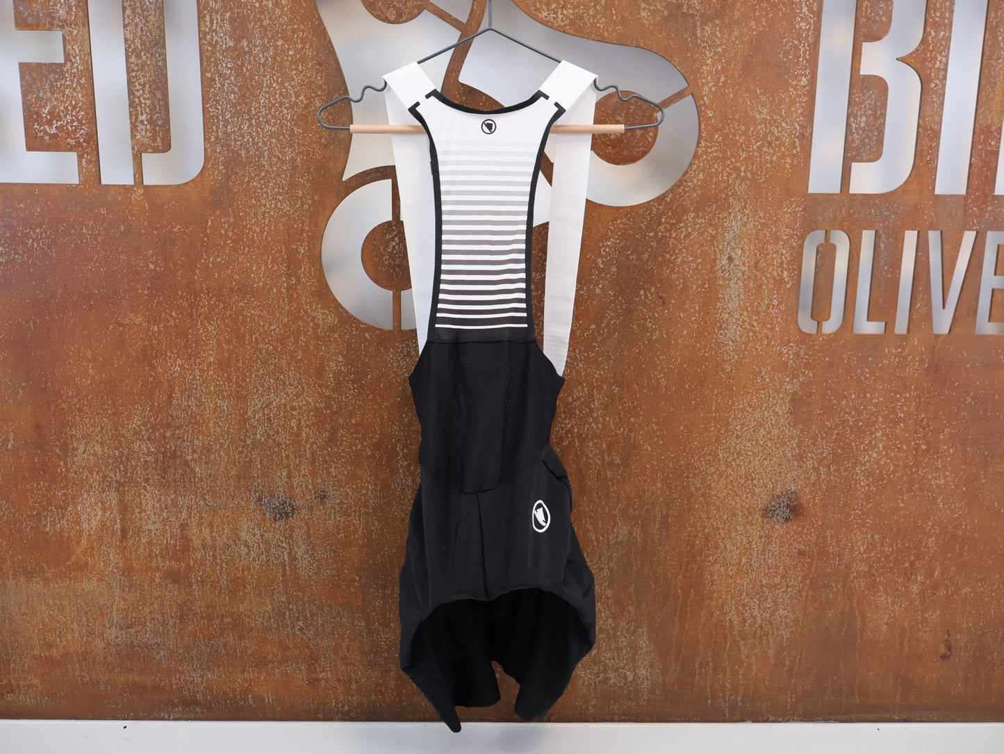 Hosen Herren von Endura, ENDURA PRO SL BIBSHORT / HERREN / MEDIUM PAD / COLDBLACK / UPF50 / E4070 vor USEDBIKES-OB.DE Hintergrund